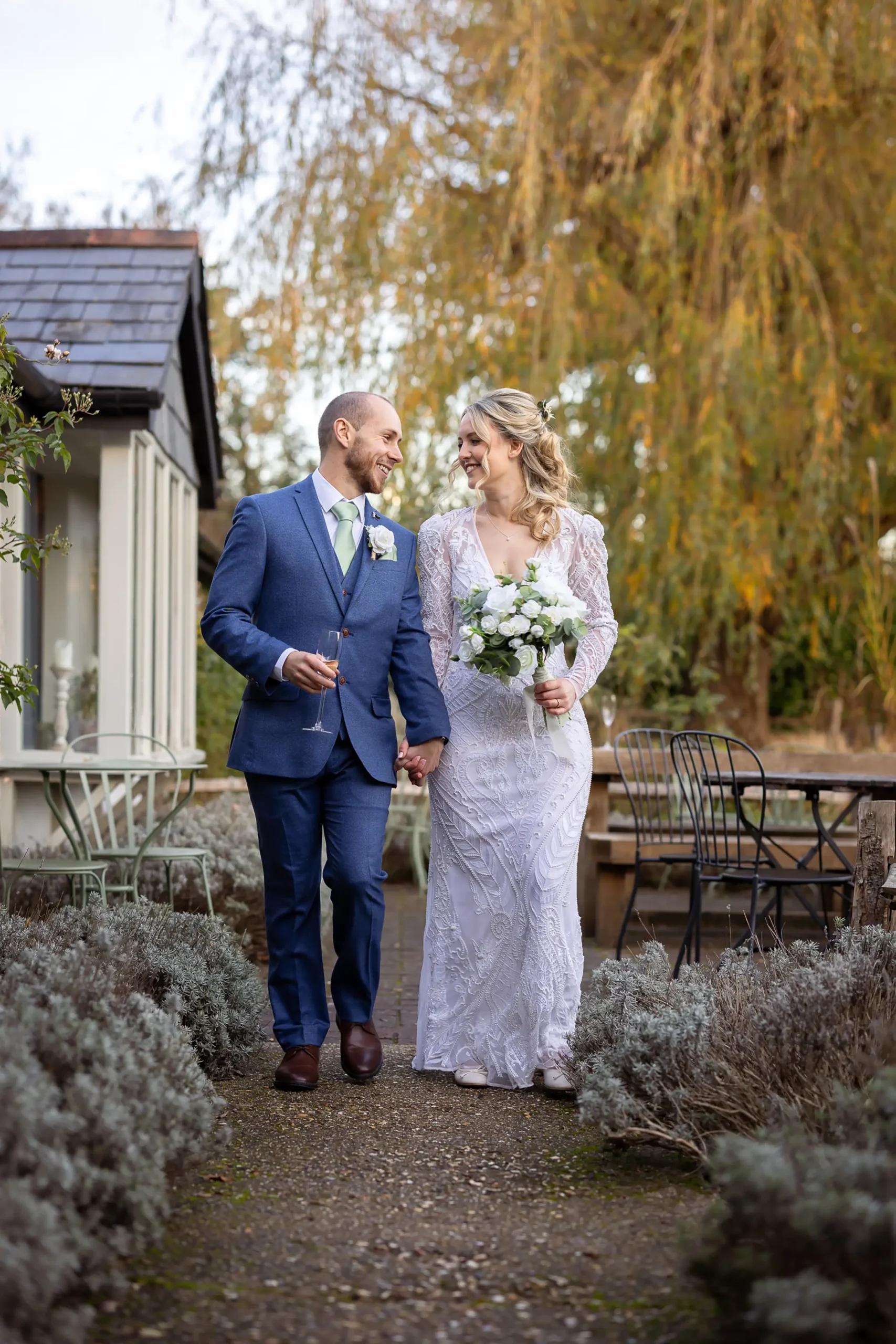 Kimbridge barn wedding photographer , couple photoshoot , roomsey