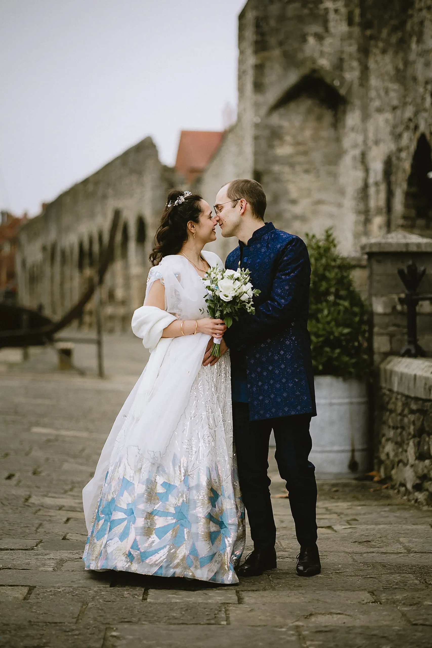 small wedding photo  session of bride and groom in southampton | VasPhotography